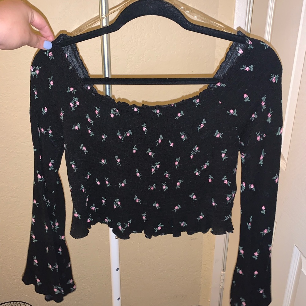 Over the shoulder cropped floral top